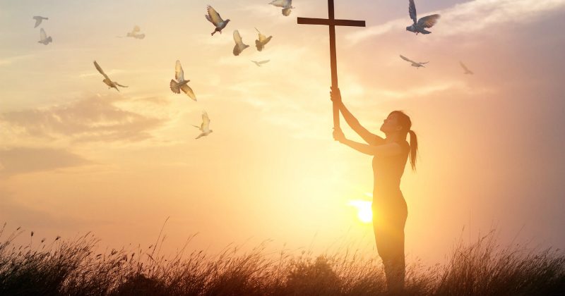 Here Are 5 Benefits of Attending Church Services On a Regular Basis
