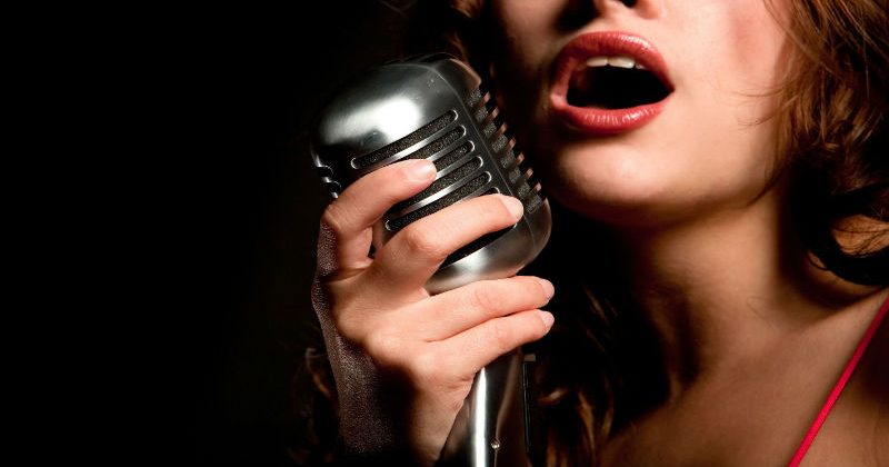 2 Reasons to Contact This Female Jazz Singer to Perform at Your Venue