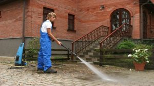Benefits of Pressure Washing Spaces Around Your Tennessee Home